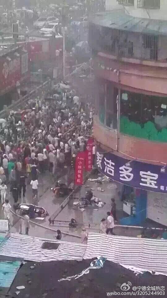 福建宁德一幼儿园起火 多名被困儿童送医治疗