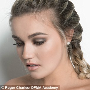 A soft smoky eye suits all shapes