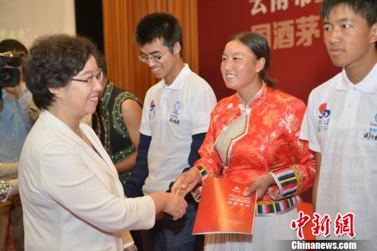 云南希望工程十年筹款1.87亿 助57000余名学子