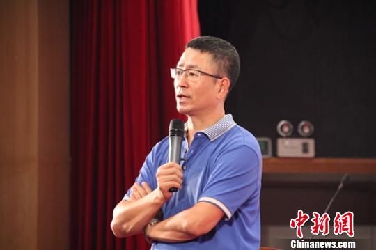 白岩松：不要把花在屏幕上的时间当作你在阅读