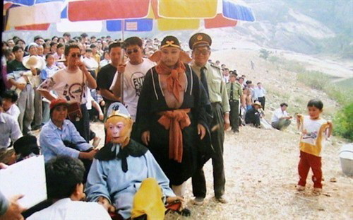 唐僧徐少华捞金 八戒玩单反猴哥戴眼镜西游幕