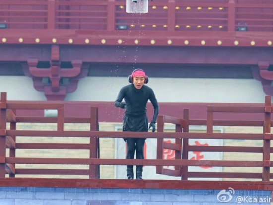 奔跑吧兄弟第三季10月接档好声音 鹿晗捧玫瑰