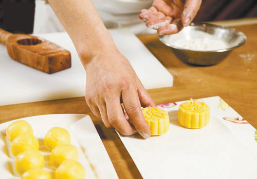 乌鲁木齐:私房月饼朋友圈刷屏