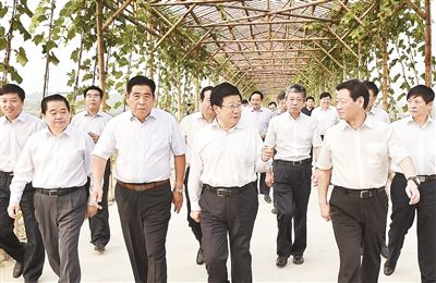 九月二十日,省委书记赵克志在平山县葫芦峪现代农业产业园区详细