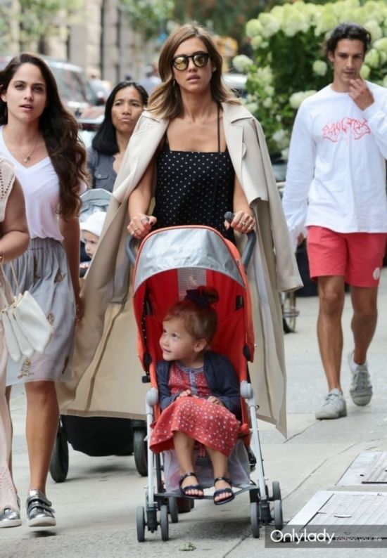 Jessica+Alba+Jessica+Alba+Goes+Walk+Haven+X5tumnZ9UxEx