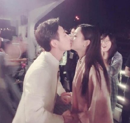 赵丽颖调侃与何炅"接吻":感觉后院会起火(图)图片