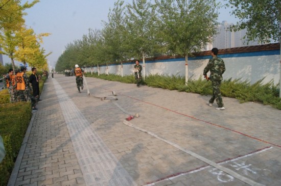 榆林消防举行技能比武竞赛 三盘水带连接最快