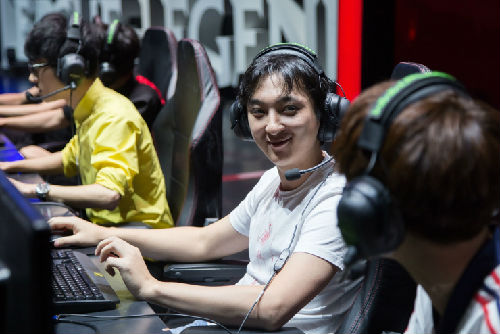 王思聪成立熊猫tv:斗鱼一哥加入 神秘投资人曝