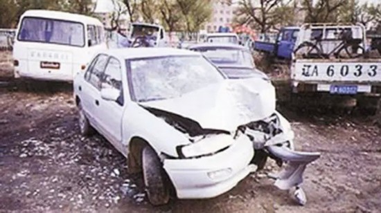 倒霉!田亮遭遇酒驾追尾 盘点体坛车祸