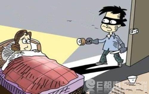 卧室惊现陌生人 女子睡梦中醒来被吓傻大喊