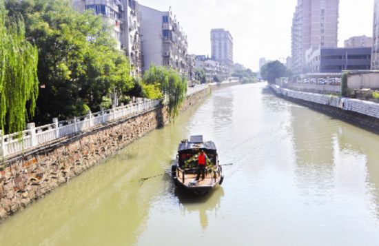 江阴:城市保洁无死角