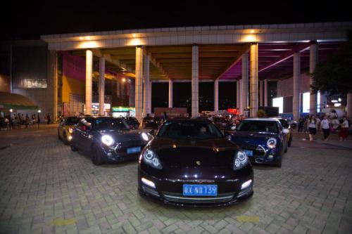 90后ceo求婚 土豪气息和韩剧即视感让学生羡