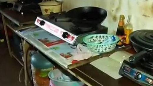 <em>父亲杀双胞胎儿子</em>后自杀 房里深夜传来呼救声