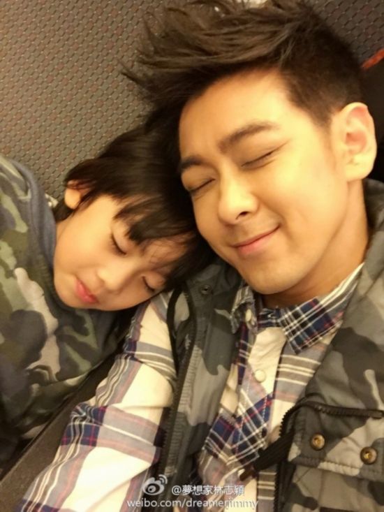 <em>霍思燕发嗯哼照</em>过生日 数数明星里的晒娃狂-