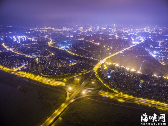 福州大桥夜景如梦如幻 连接起城市各个角落(图