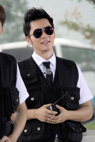 《挑战者联盟》打响家园保卫战 李晨护兄弟(组