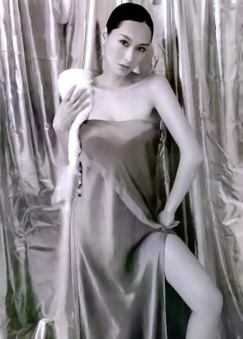 <em>朱茵晒新照被赞</em> 揭朱茵周星驰分手真相--重庆视