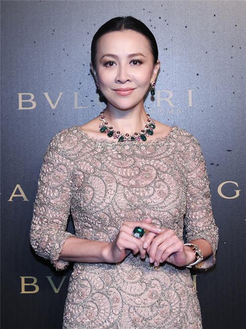 刘嘉玲佩戴千万珠宝做女王 宝格丽意大利花园