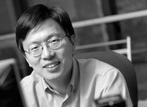 微软副总裁系东大校友 为习近平演示全息眼镜