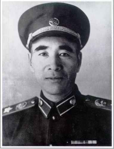 毛泽东五次拟接班人真相:为何仓促选定华国锋