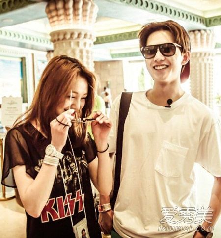 《微微一笑》郑爽脸僵?空气刘海甜美助攻