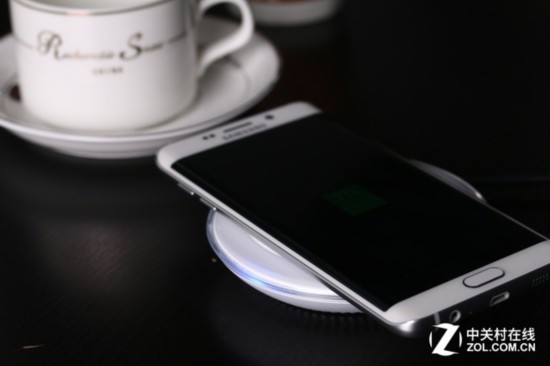 告訴你三星S6 edge+無線充電到底有多快 