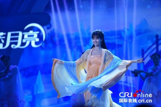 2015年湖南中秋晚会四大男神拼人气 TFBOYS