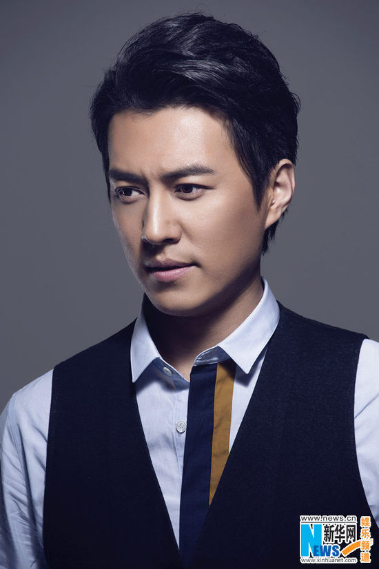 明长官靳东酷帅写真 变身霸道总裁颜值吸睛