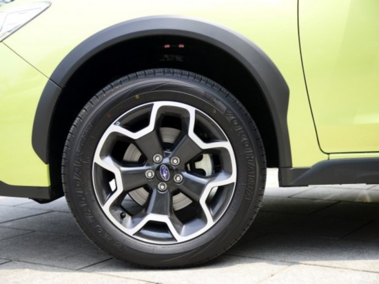 ˹��³ ˹��³XV 2015�� 2.0i ��װ�˶���