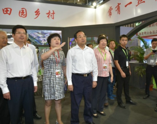 政府支持走出去参展 震泽企业闪耀江苏国际服