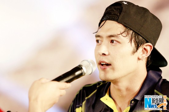 《中韩梦之队》难度升级 付辛博再现敏捷身手