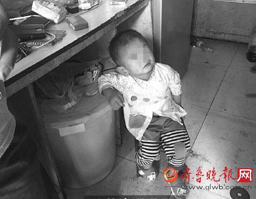 寄居大伯家疑遭家暴邻居报警 4岁男娃还不会说