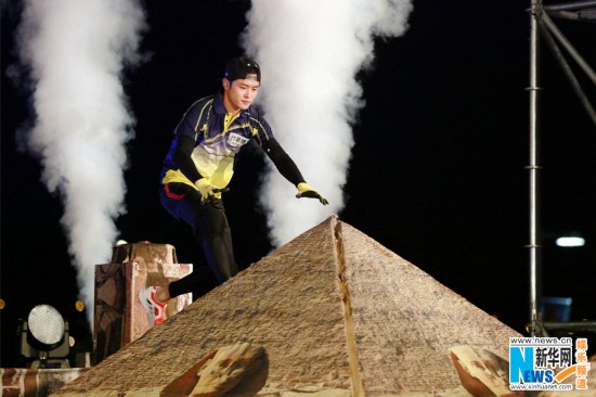 《中韩梦之队》难度升级 付辛博再现敏捷身手