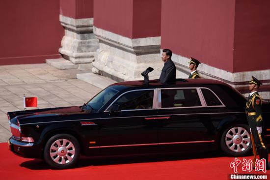 阅兵红旗检阅车揭秘：型号为CA7600J防弹车