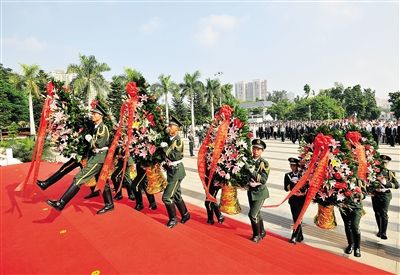 海南省隆重举行向革命烈士敬献花篮仪式