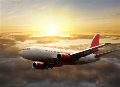 大学生搭飞机上课 机票比房租便宜 房价逆天啦