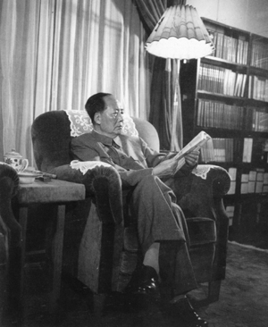 毛泽东如何挑选女秘书?鼓励打破禁忌穿红裙