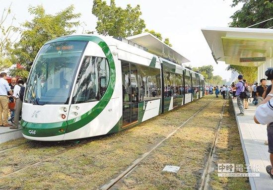 台灣首條城市輕軌10月中旬試運營民眾搭乘需預約