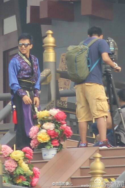 奔跑吧兄弟第三季10月接档好声音 鹿晗捧玫瑰