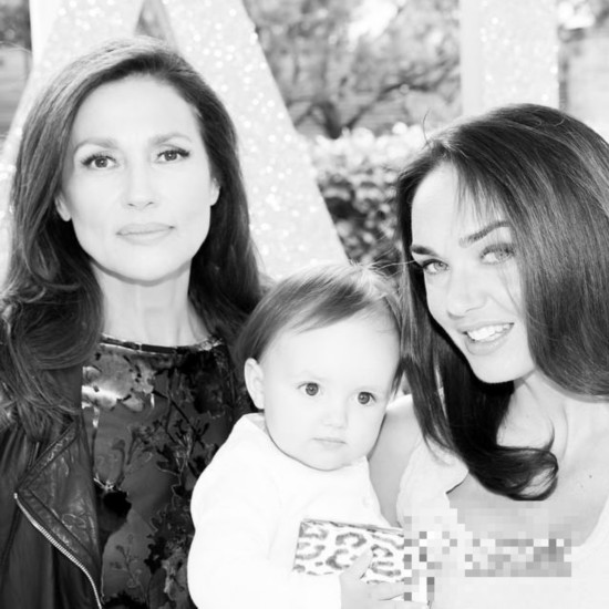 傲娇赛小七!图揭23亿小公主奢华生活 吃奶照都