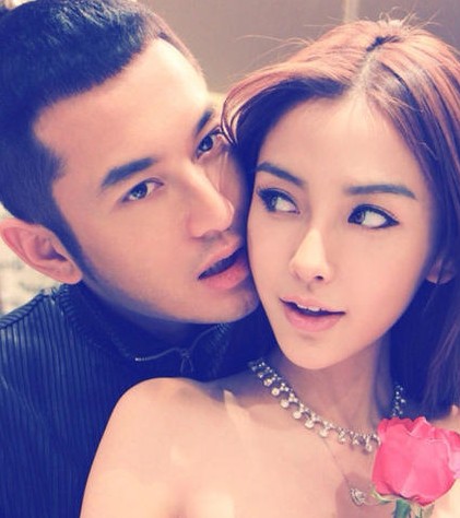 黄晓明Baby中式婚纱照神似成冬青 不如西式惊