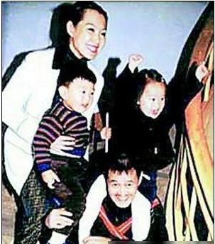 赵本山下厨炖鱼犒劳弟子 深挖赵本山女性朋友