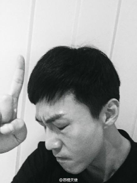  邓超秋冬男神自拍 曝光 明星表情帝大比拼--重庆