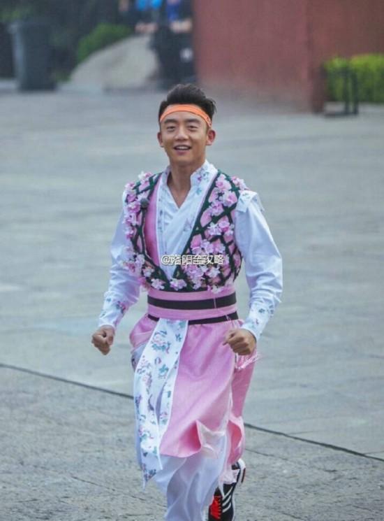 奔跑吧兄弟第三季10月23日回归 鹿晗是个有意