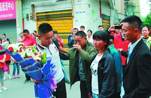 一张卖身契 助他找到家