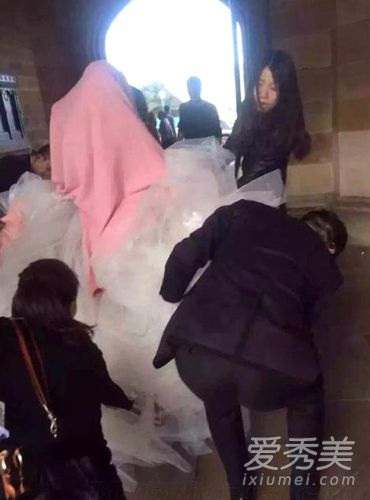 奶茶拍婚纱照_拍婚纱照美甲(3)
