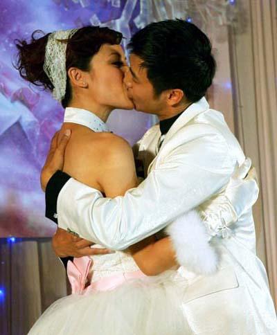  黄晓明婚车曝光 劳斯莱斯配奔驰 明星奢华婚礼