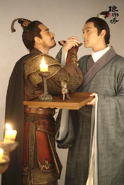 《琅琊榜》梅长苏怀抱飞流 胡歌吴磊王凯亲密