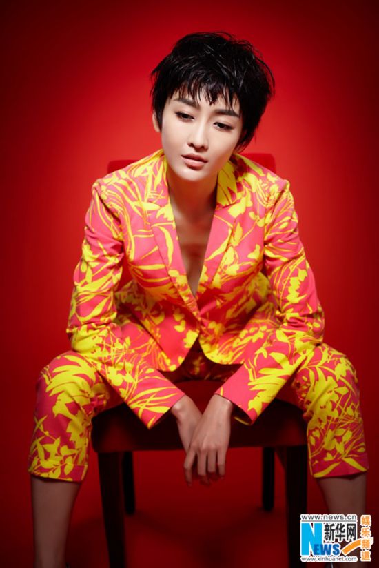 王鸥短发写真大片曝光 短发凌乱透出诱人性感