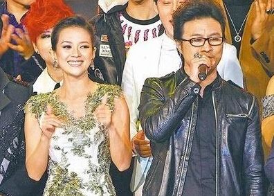 章子怡被曝怀孕7个月 晒与bigbang合影疑遮孕肚